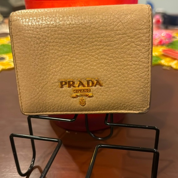 PRADA! - Picture 1 of 8